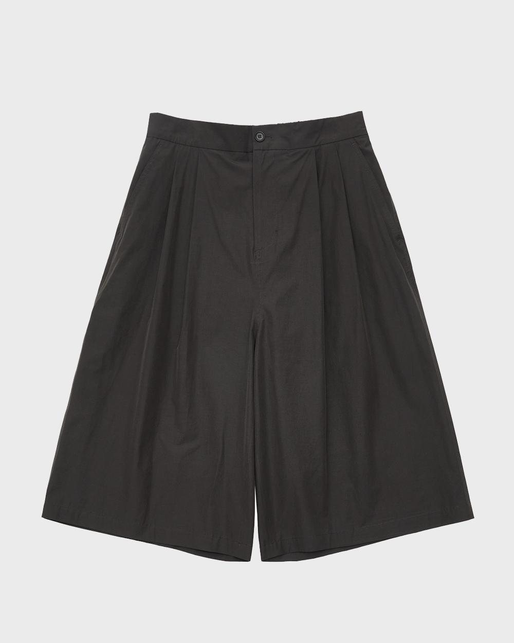 Two Tuck Wide Shorts (Charcoal)
